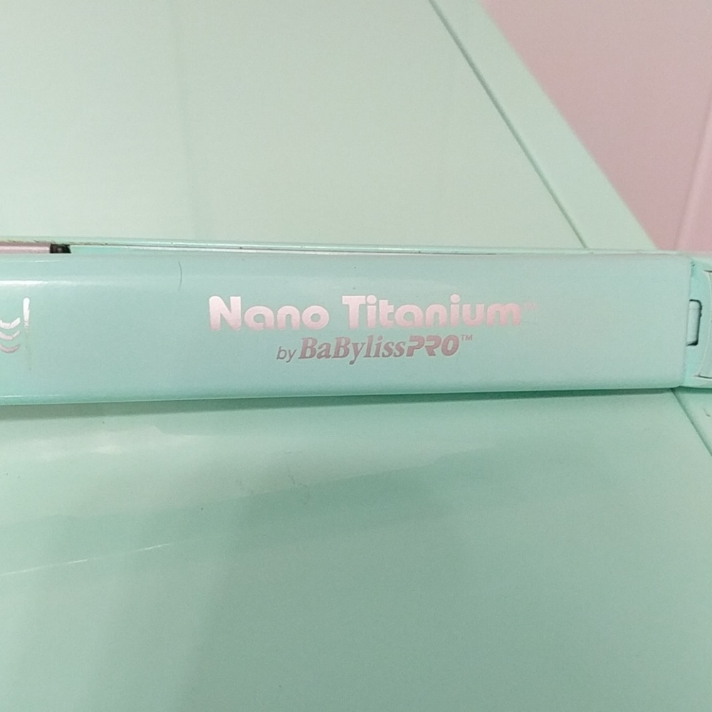 Babyliss Pro Nano Titanium Flat Iron- 1 inch